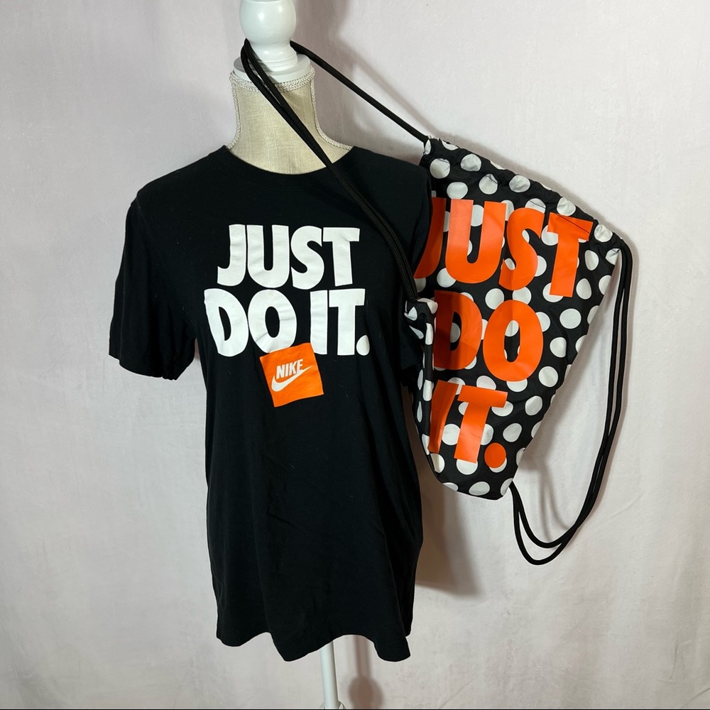 Nike T-Shirt and Backpack Combo - Picture 2 of 10